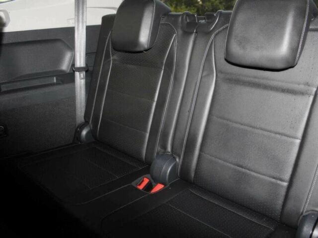 Белый Фольксваген Тигуан, объемом двигателя 2 л и пробегом 33 тыс. км за 15100 $, фото 10 на Automoto.ua