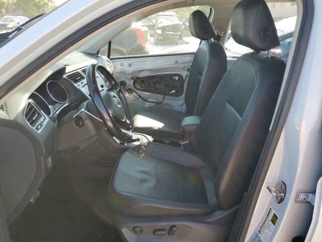 Білий Фольксваген Тігуан, об'ємом двигуна 2 л та пробігом 160 тис. км за 12999 $, фото 6 на Automoto.ua