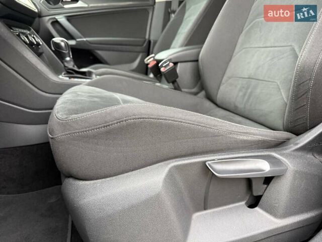 Білий Фольксваген Тігуан, об'ємом двигуна 1.97 л та пробігом 229 тис. км за 24950 $, фото 18 на Automoto.ua