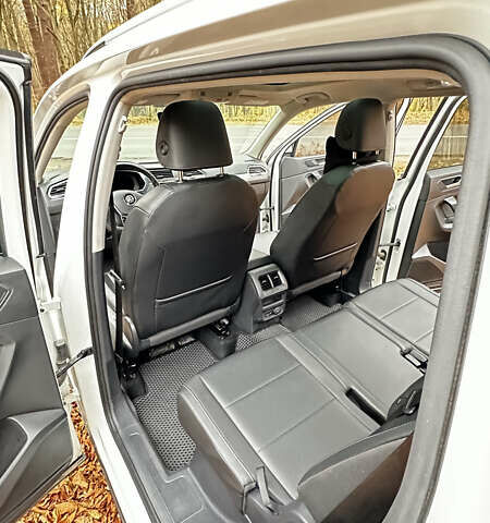 Белый Фольксваген Тигуан, объемом двигателя 1.98 л и пробегом 123 тыс. км за 23000 $, фото 23 на Automoto.ua