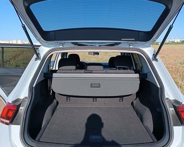 Белый Фольксваген Тигуан, объемом двигателя 1.98 л и пробегом 110 тыс. км за 21300 $, фото 13 на Automoto.ua