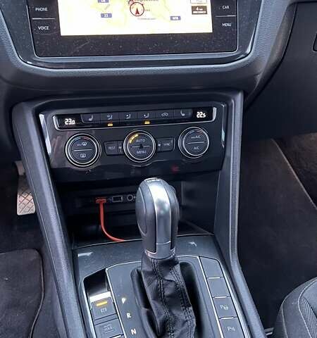 Белый Фольксваген Тигуан, объемом двигателя 1.97 л и пробегом 114 тыс. км за 28000 $, фото 9 на Automoto.ua