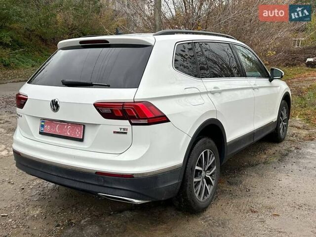 Белый Фольксваген Тигуан, объемом двигателя 2 л и пробегом 123 тыс. км за 17500 $, фото 6 на Automoto.ua