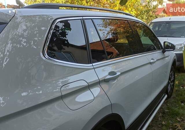 Белый Фольксваген Тигуан, объемом двигателя 2 л и пробегом 106 тыс. км за 22700 $, фото 10 на Automoto.ua