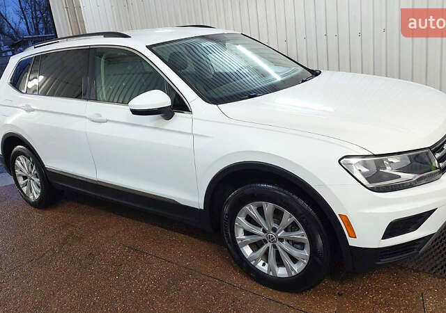 Білий Фольксваген Тігуан, об'ємом двигуна 2 л та пробігом 145 тис. км за 23600 $, фото 68 на Automoto.ua