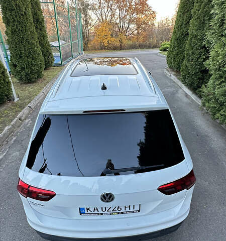 Белый Фольксваген Тигуан, объемом двигателя 1.98 л и пробегом 123 тыс. км за 23000 $, фото 4 на Automoto.ua