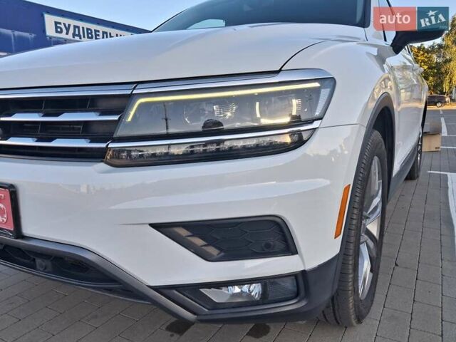 Білий Фольксваген Тігуан, об'ємом двигуна 2 л та пробігом 120 тис. км за 23400 $, фото 6 на Automoto.ua