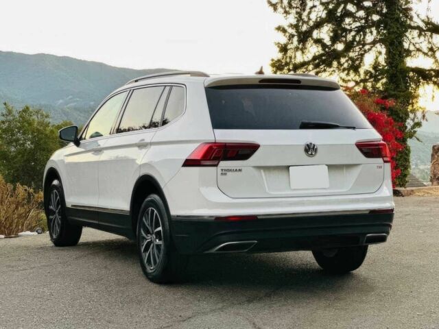 Белый Фольксваген Тигуан, объемом двигателя 2 л и пробегом 40 тыс. км за 4600 $, фото 3 на Automoto.ua