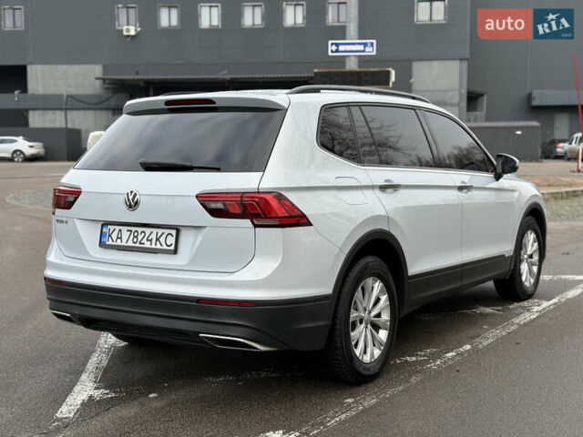 Белый Фольксваген Тигуан, объемом двигателя 2 л и пробегом 130 тыс. км за 17900 $, фото 9 на Automoto.ua