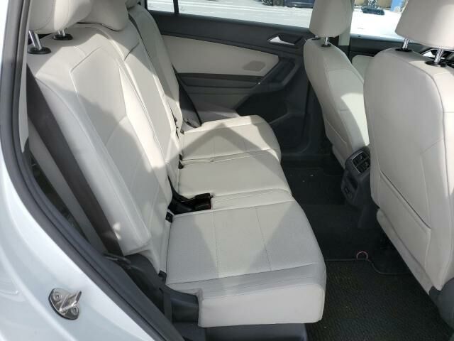 Білий Фольксваген Тігуан, об'ємом двигуна 2 л та пробігом 137 тис. км за 12200 $, фото 10 на Automoto.ua