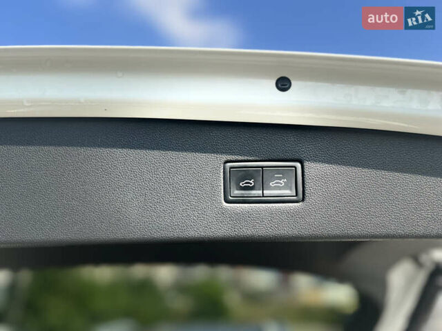 Білий Фольксваген Тігуан, об'ємом двигуна 1.98 л та пробігом 124 тис. км за 26300 $, фото 17 на Automoto.ua