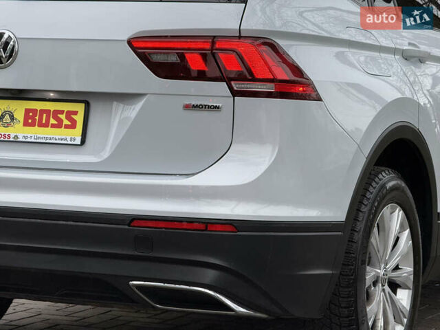 Белый Фольксваген Тигуан, объемом двигателя 1.98 л и пробегом 99 тыс. км за 20999 $, фото 16 на Automoto.ua