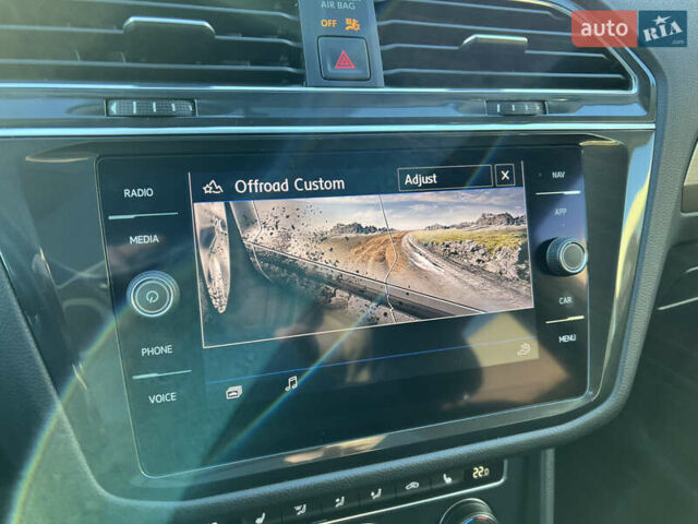 Белый Фольксваген Тигуан, объемом двигателя 2 л и пробегом 84 тыс. км за 22700 $, фото 23 на Automoto.ua