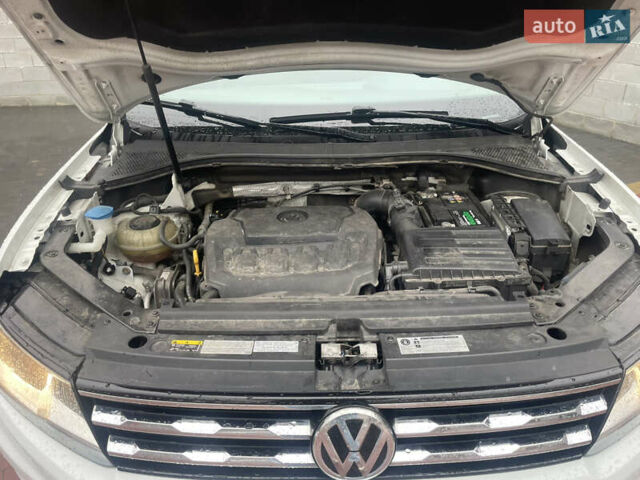 Белый Фольксваген Тигуан, объемом двигателя 1.98 л и пробегом 129 тыс. км за 17950 $, фото 38 на Automoto.ua