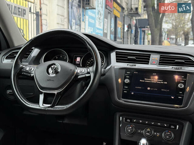 Белый Фольксваген Тигуан, объемом двигателя 1.98 л и пробегом 99 тыс. км за 20999 $, фото 36 на Automoto.ua