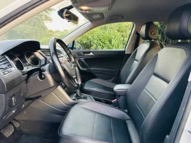 Белый Фольксваген Тигуан, объемом двигателя 2 л и пробегом 40 тыс. км за 4600 $, фото 6 на Automoto.ua