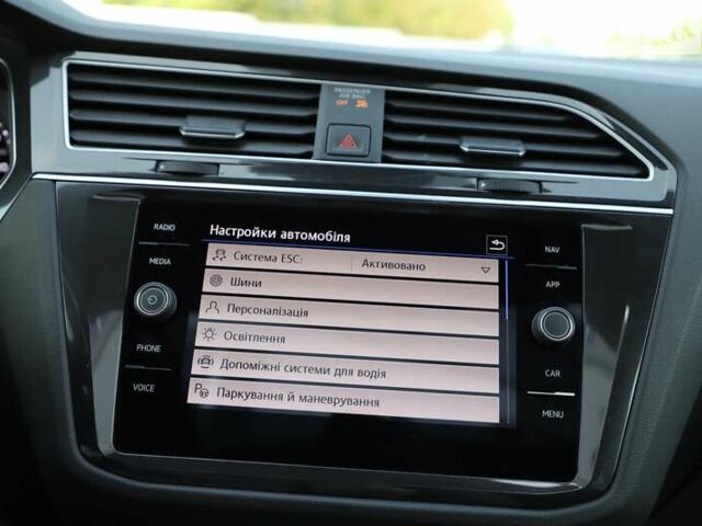 Белый Фольксваген Тигуан, объемом двигателя 2 л и пробегом 122 тыс. км за 35900 $, фото 64 на Automoto.ua