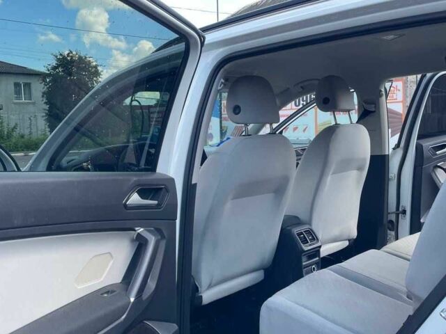 Белый Фольксваген Тигуан, объемом двигателя 2 л и пробегом 198 тыс. км за 16000 $, фото 6 на Automoto.ua