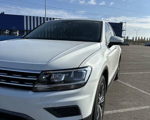 Белый Фольксваген Тигуан, объемом двигателя 2 л и пробегом 192 тыс. км за 17200 $, фото 31 на Automoto.ua