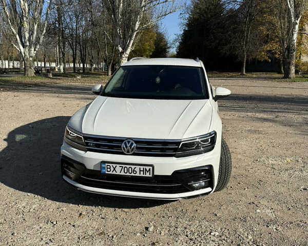 Белый Фольксваген Тигуан, объемом двигателя 1.98 л и пробегом 127 тыс. км за 29500 $, фото 2 на Automoto.ua