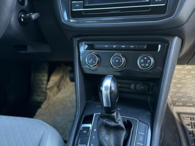 Білий Фольксваген Тігуан, об'ємом двигуна 2 л та пробігом 122 тис. км за 14303 $, фото 5 на Automoto.ua