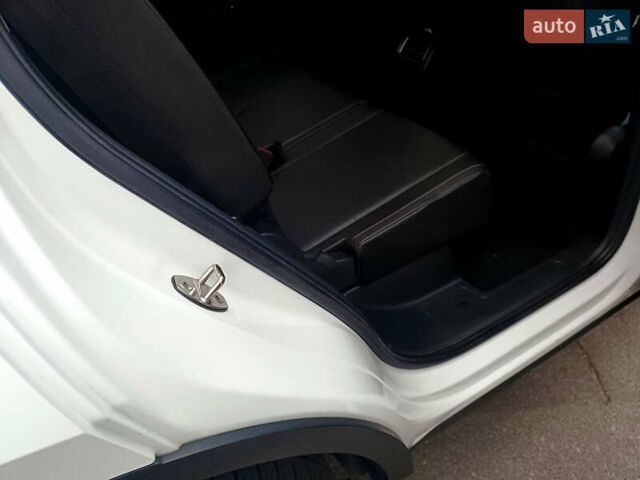 Білий Фольксваген Тігуан, об'ємом двигуна 2 л та пробігом 145 тис. км за 23600 $, фото 22 на Automoto.ua