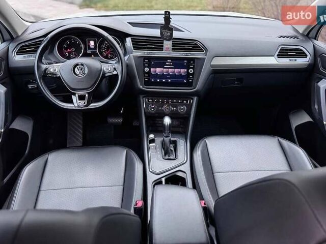 Белый Фольксваген Тигуан, объемом двигателя 2 л и пробегом 135 тыс. км за 21500 $, фото 18 на Automoto.ua