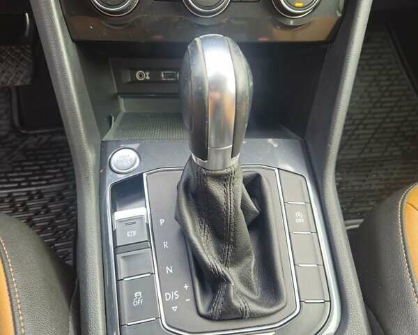 Белый Фольксваген Тигуан, объемом двигателя 2 л и пробегом 139 тыс. км за 17900 $, фото 15 на Automoto.ua