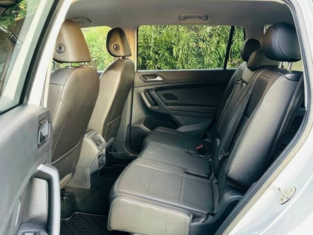 Белый Фольксваген Тигуан, объемом двигателя 2 л и пробегом 40 тыс. км за 4600 $, фото 10 на Automoto.ua