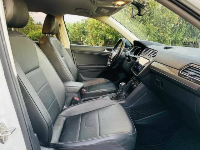 Белый Фольксваген Тигуан, объемом двигателя 2 л и пробегом 40 тыс. км за 4600 $, фото 7 на Automoto.ua