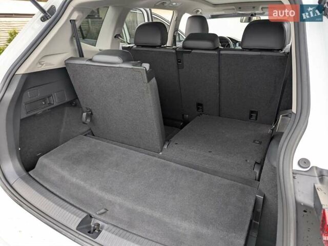 Белый Фольксваген Тигуан, объемом двигателя 2 л и пробегом 160 тыс. км за 18300 $, фото 13 на Automoto.ua