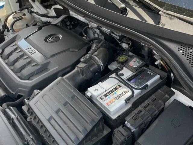 Белый Фольксваген Тигуан, объемом двигателя 2 л и пробегом 198 тыс. км за 16000 $, фото 14 на Automoto.ua