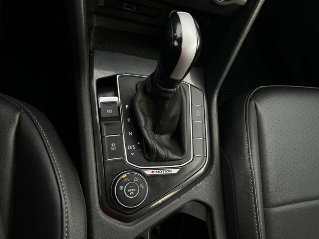 Белый Фольксваген Тигуан, объемом двигателя 2 л и пробегом 115 тыс. км за 17900 $, фото 16 на Automoto.ua