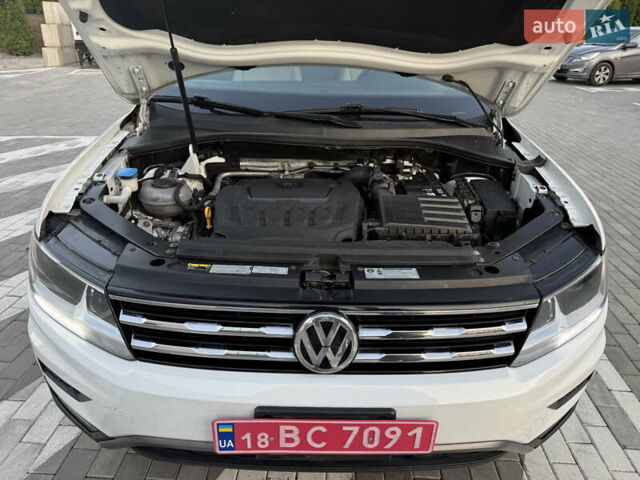 Белый Фольксваген Тигуан, объемом двигателя 1.98 л и пробегом 135 тыс. км за 16400 $, фото 47 на Automoto.ua