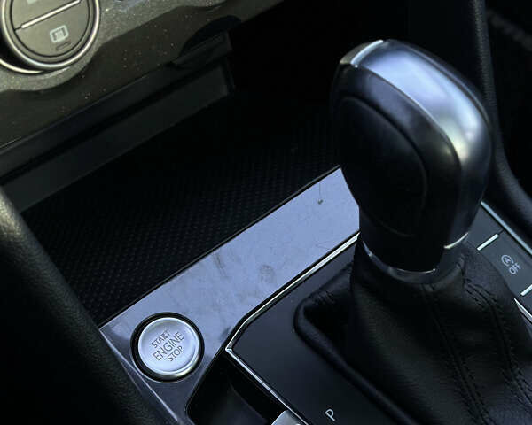 Белый Фольксваген Тигуан, объемом двигателя 2 л и пробегом 192 тыс. км за 17200 $, фото 57 на Automoto.ua