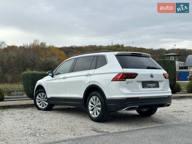 Білий Фольксваген Тігуан, об'ємом двигуна 2 л та пробігом 134 тис. км за 18500 $, фото 7 на Automoto.ua