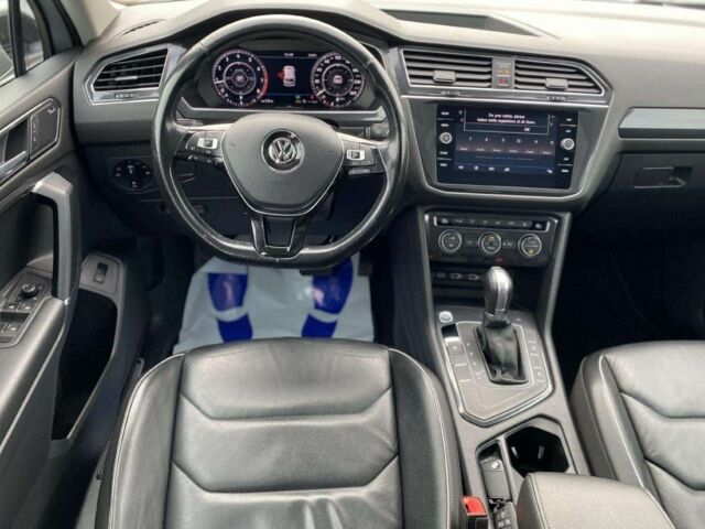 Білий Фольксваген Тігуан, об'ємом двигуна 2 л та пробігом 96 тис. км за 10000 $, фото 8 на Automoto.ua