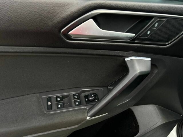 Белый Фольксваген Тигуан, объемом двигателя 2 л и пробегом 115 тыс. км за 17900 $, фото 8 на Automoto.ua