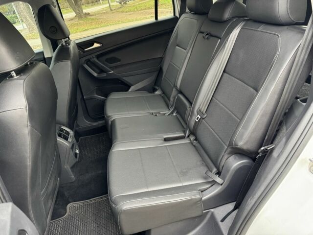 Белый Фольксваген Тигуан, объемом двигателя 2 л и пробегом 117 тыс. км за 17900 $, фото 9 на Automoto.ua