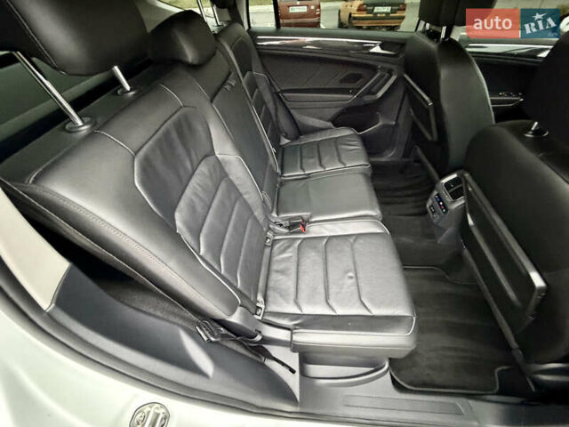 Білий Фольксваген Тігуан, об'ємом двигуна 2 л та пробігом 66 тис. км за 30999 $, фото 85 на Automoto.ua