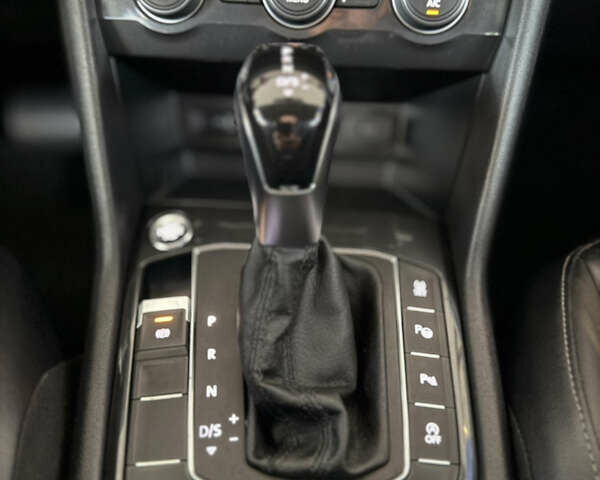 Белый Фольксваген Тигуан, объемом двигателя 2 л и пробегом 117 тыс. км за 17999 $, фото 10 на Automoto.ua