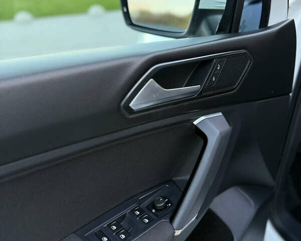 Белый Фольксваген Тигуан, объемом двигателя 1.98 л и пробегом 183 тыс. км за 15750 $, фото 12 на Automoto.ua