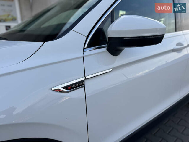 Білий Фольксваген Тігуан, об'ємом двигуна 1.98 л та пробігом 187 тис. км за 18900 $, фото 13 на Automoto.ua