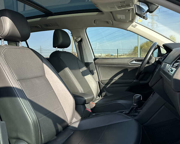 Белый Фольксваген Тигуан, объемом двигателя 2 л и пробегом 192 тыс. км за 17200 $, фото 42 на Automoto.ua