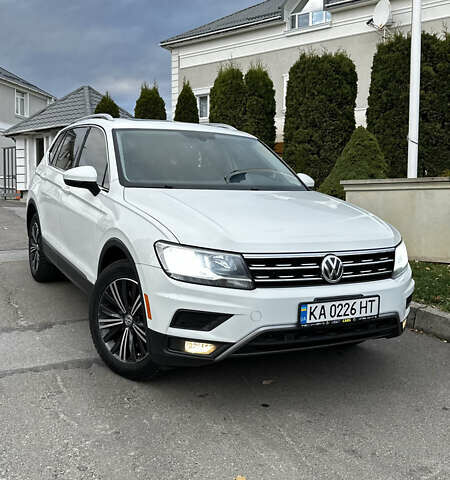 Белый Фольксваген Тигуан, объемом двигателя 1.98 л и пробегом 123 тыс. км за 23000 $, фото 5 на Automoto.ua