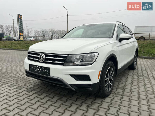 Белый Фольксваген Тигуан, объемом двигателя 2 л и пробегом 112 тыс. км за 17800 $, фото 1 на Automoto.ua
