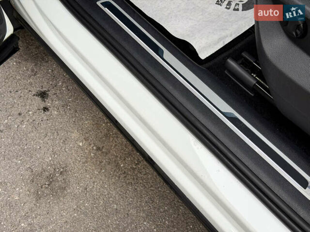 Білий Фольксваген Тігуан, об'ємом двигуна 2 л та пробігом 66 тис. км за 30999 $, фото 64 на Automoto.ua