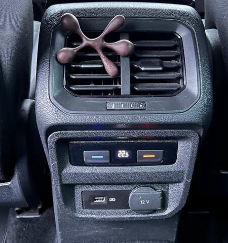 Белый Фольксваген Тигуан, объемом двигателя 1.97 л и пробегом 114 тыс. км за 28000 $, фото 7 на Automoto.ua