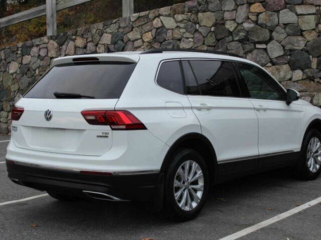 Белый Фольксваген Тигуан, объемом двигателя 2 л и пробегом 33 тыс. км за 15100 $, фото 6 на Automoto.ua