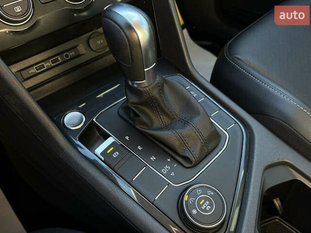 Белый Фольксваген Тигуан, объемом двигателя 0 л и пробегом 99 тыс. км за 19900 $, фото 16 на Automoto.ua